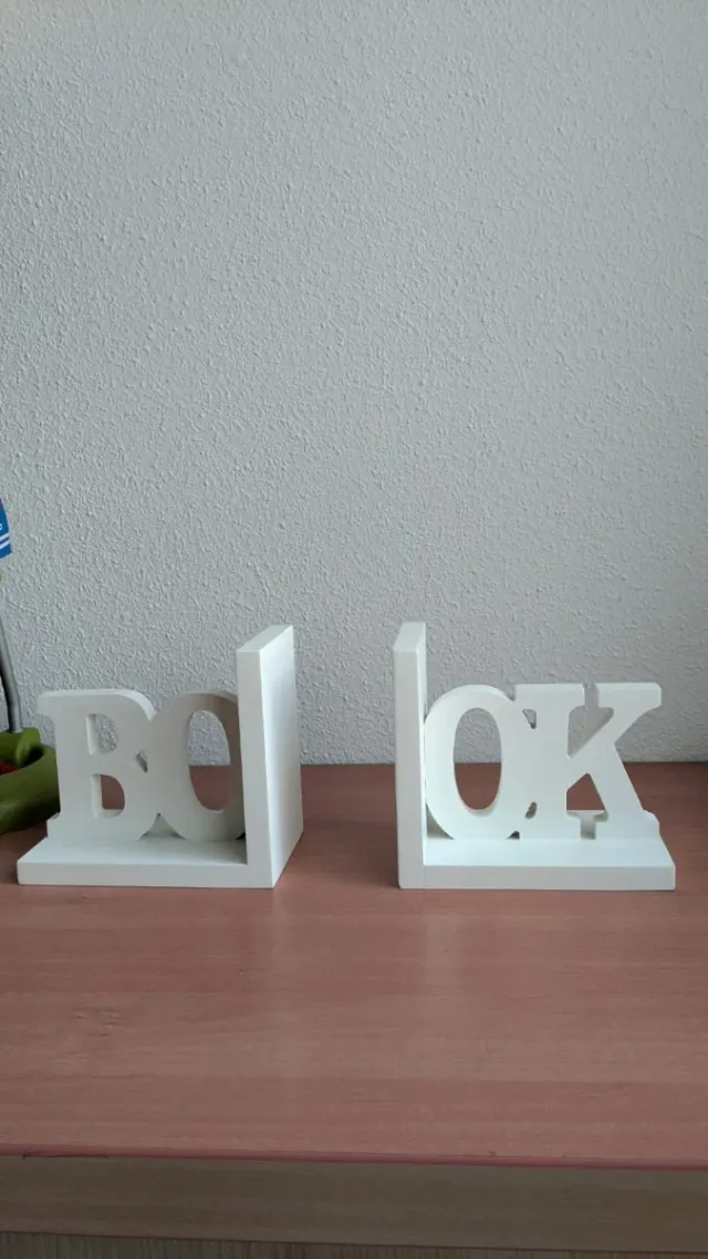 2 Suportes de livros brancos