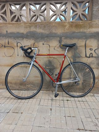 Bicicleta clásica de carretera