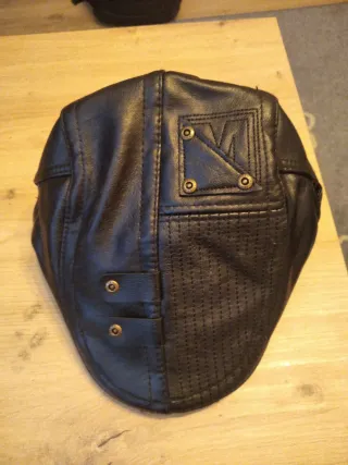 Gorra de cuero negra sin estrenar