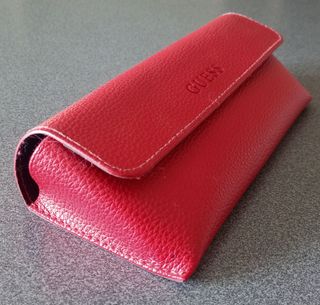 Funda de gafas Guess roja
