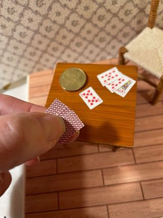 Carte da gioco per casa delle bambole