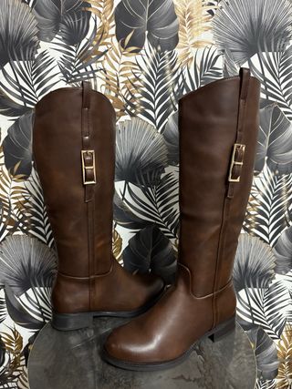 Stivali alti marroni