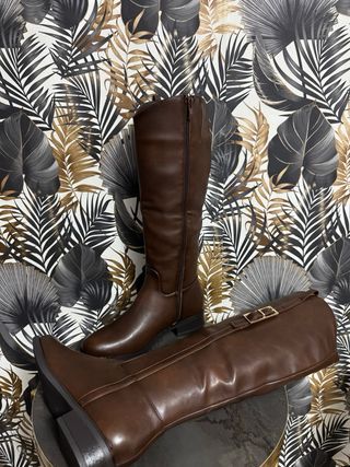 Stivali alti marroni