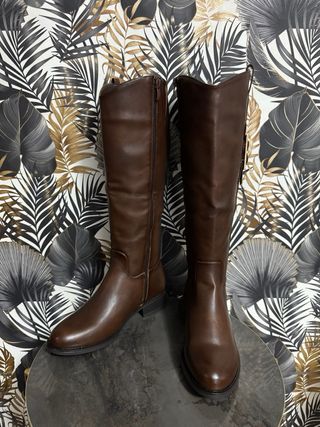 Stivali alti marroni