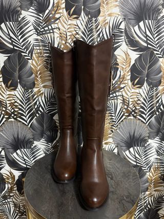 Stivali alti marroni