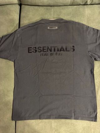 Camiseta ESSENTIALS Gris