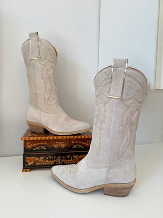 Stivali alti vera pelle beige n.36