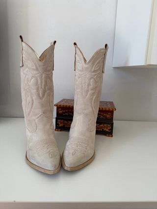 Stivali alti vera pelle beige n.36