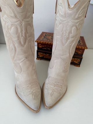 Stivali alti vera pelle beige n.36