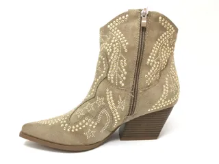Botas cowboy mujer beige con tachuelas
