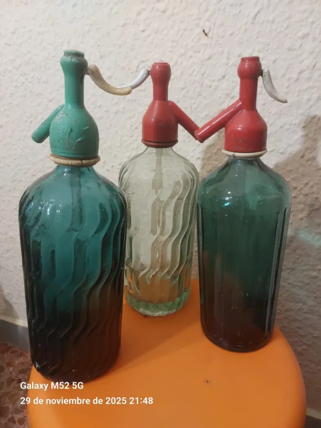 Set di 4 sifoncini antichi verdi modernisti