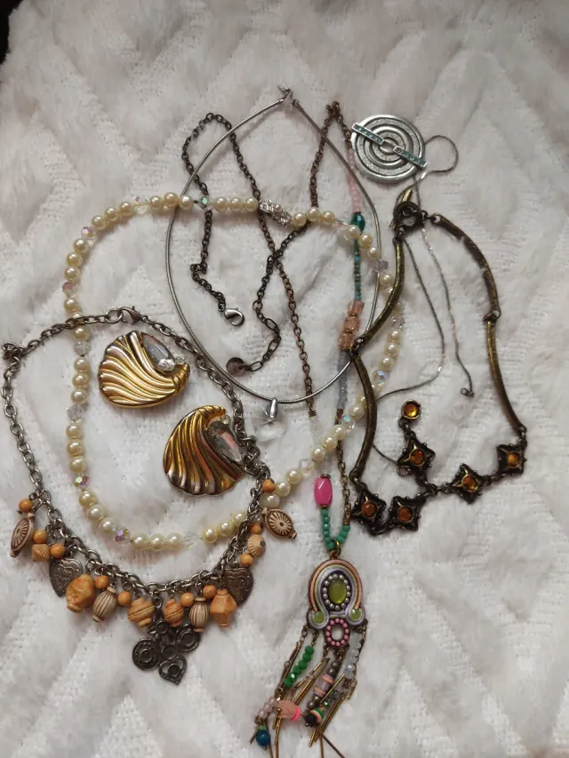 Lote de bijuterias antigas