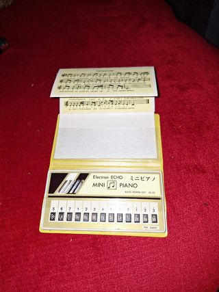 Mini Piano Electrónico con Libro de Cantos