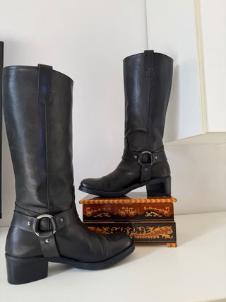 Stivali alti in vera pelle neri