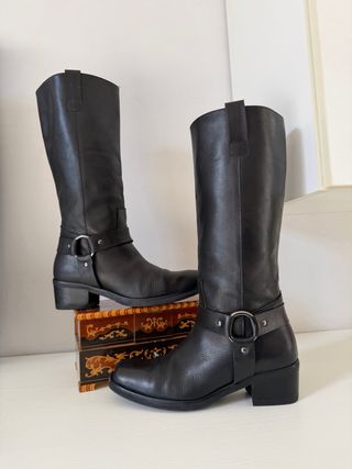 Stivali alti in vera pelle neri