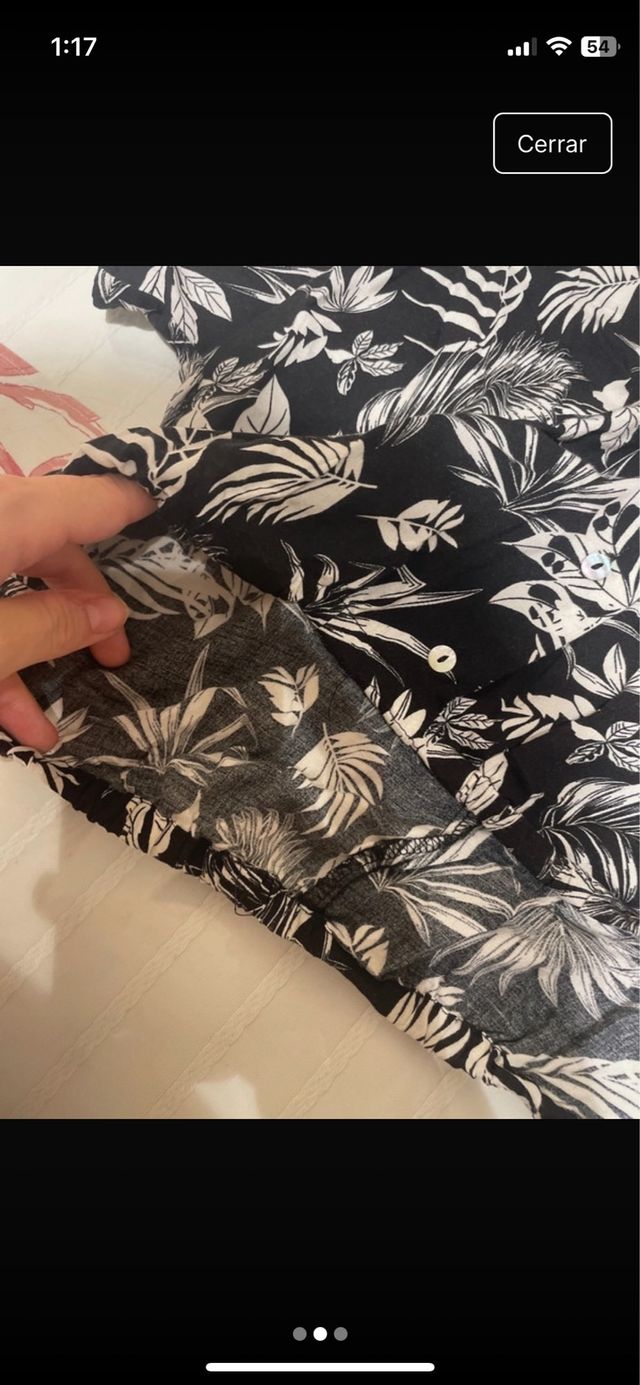 Blusa corta floral negra