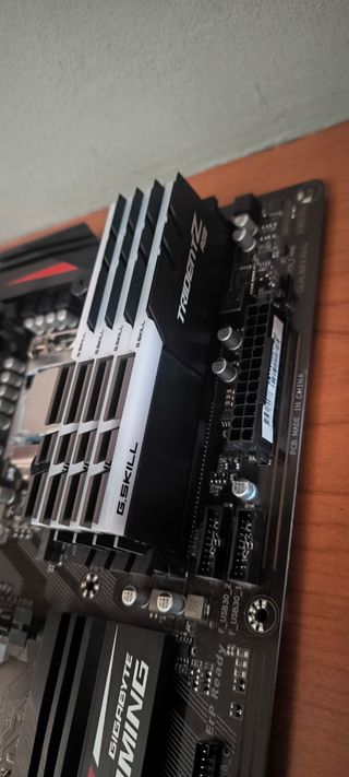 Placa Base Gigabyte i7 7700 + Refrigeración