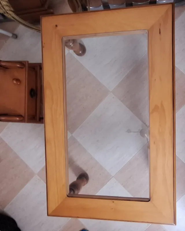 Tavolo da salotto in legno provenzale con cristallo