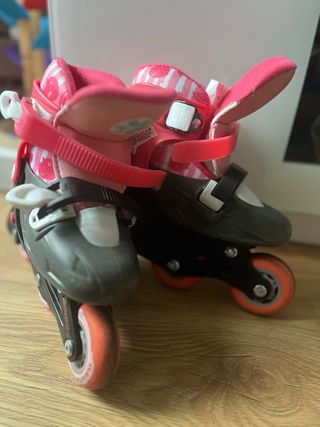 Patines en línea rosas y grises