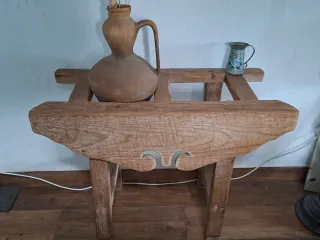 Cantarera y cántaro de barro