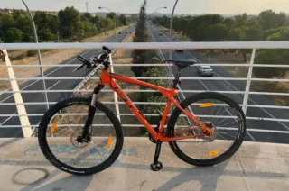 Bicicleta GT Naranja