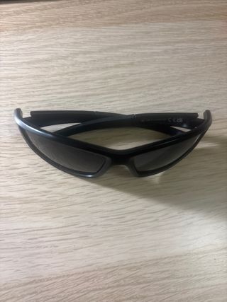 Gafas de sol negras deportivas