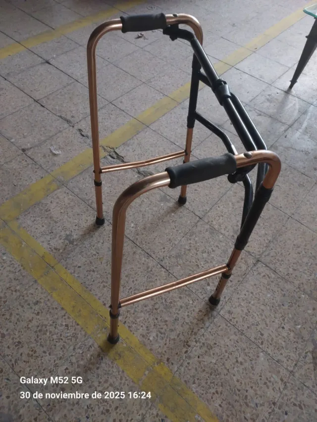 Deambulatore leggero in alluminio pieghevole