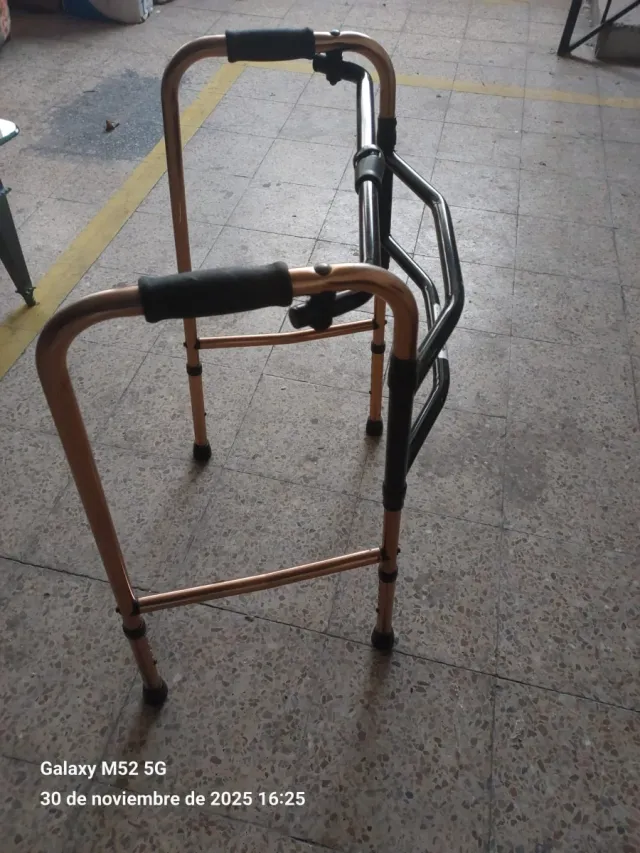 Deambulatore leggero in alluminio pieghevole