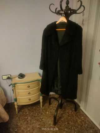 Abrigo de astracán negro