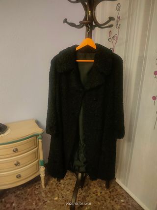 Abrigo de astracán negro