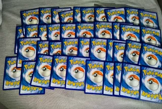 Set 40 carte Pokémon