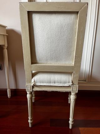 Silla estilo Luis XVI tapizada