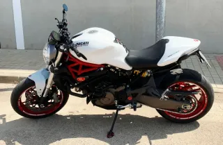 Ducati Monster 821