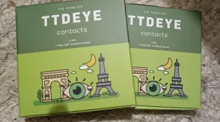 Lentillas de color marrón y dorado.