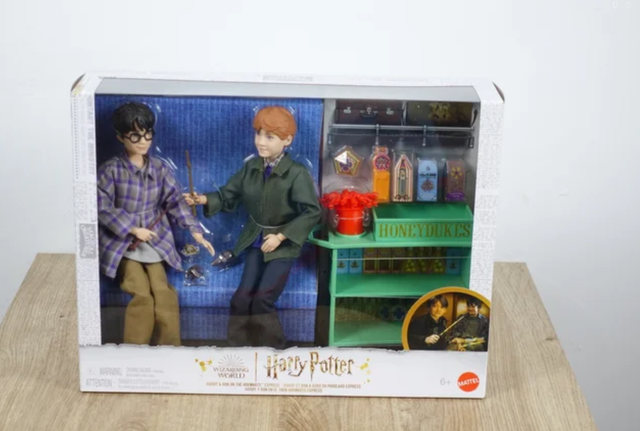 Harry Potter e Ron no trem de Hogwarts