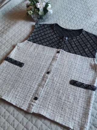 Chaleco excelente  Sfera Mujer , gris/beige ,negro