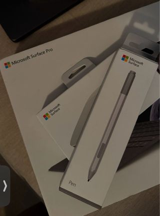 Microsoft Surface Pro 5 (1796) y Stylus Pen