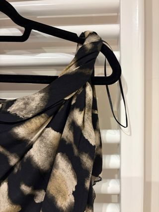 Top Zara un hombro raso estampado