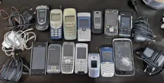 Lote di vecchi cellulari Samsung, Nokia, LG, HTC, Sony