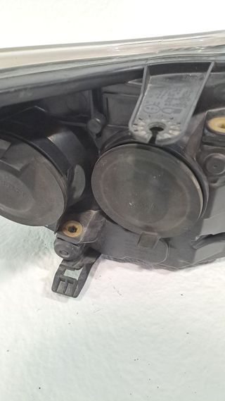 FARO IZQUIERDO FORD FOCUS BERLINA (CAP) (2)