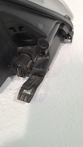 FARO IZQUIERDO FORD FOCUS BERLINA (CAP) (2)