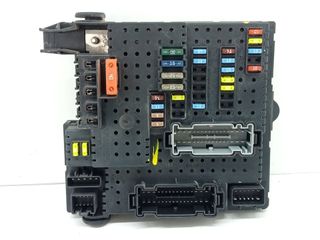 CAJA RELES / FUSIBLES VOLVO XC90