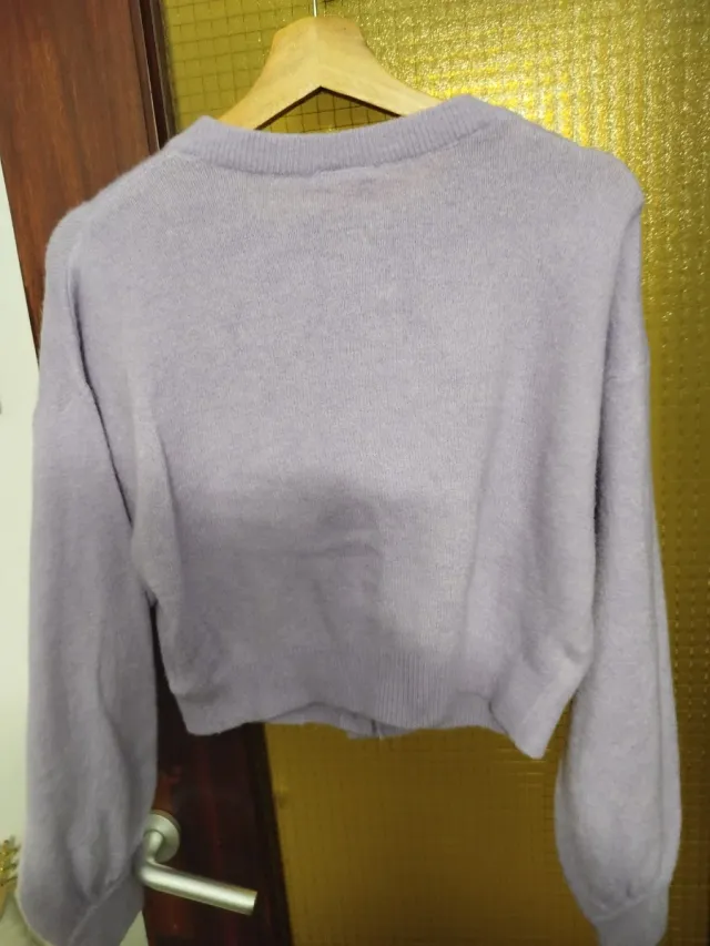 Chaqueta lila botones dorados