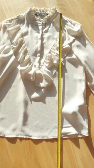 Blusa Zara volantes cuello alto manga larga