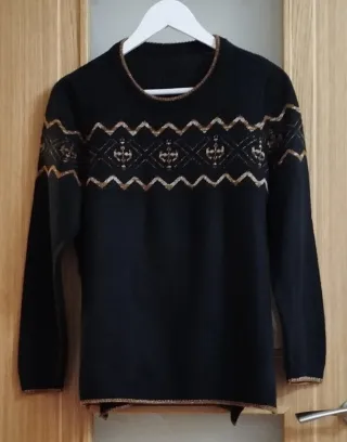 Jersey mujer negro con detalles dorados T44