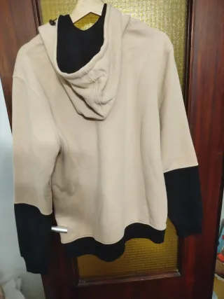 Sudadera con capucha y logo