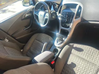 Opel Astra 2013