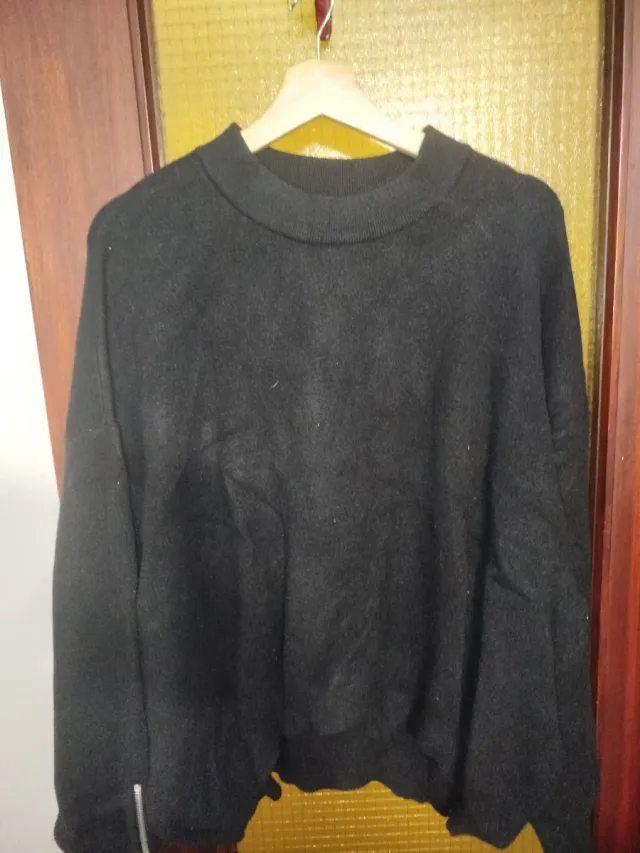 Jersey negro con cremallera