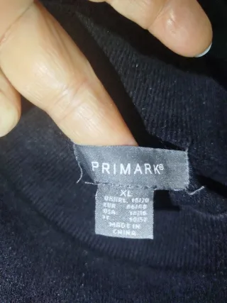 Jersey negro con cremallera