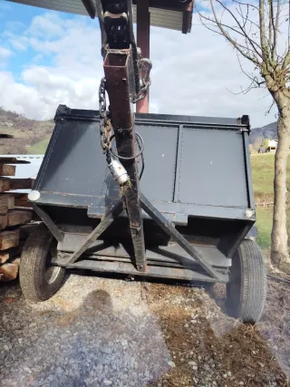 Remolque de coche cerrado